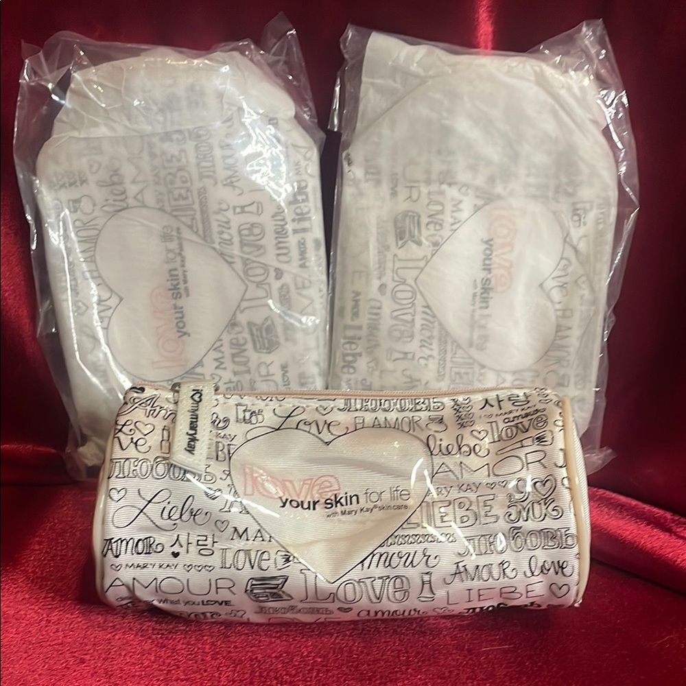 Mary Kay Love Your Skin for Life Cosmetic Bag